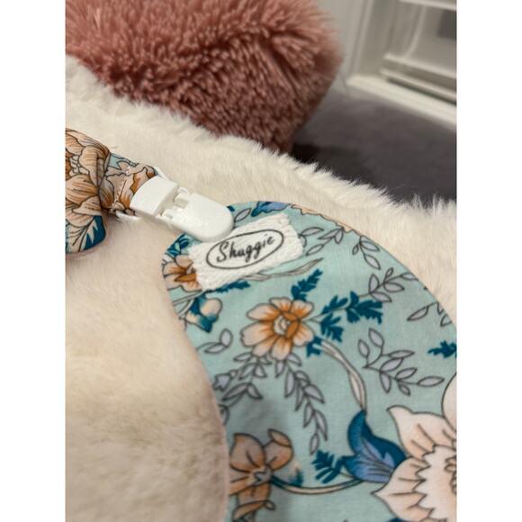 Upcycled Shuggie Fierce Brand Baby Bib & Booties Set Size 3-6 mo | SAME DAY SHIP - Picture 4 of 6